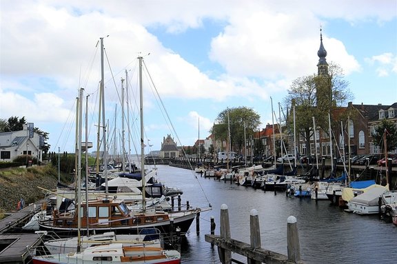 Plezierboten in het plaatsje Veere provincie Zeeland