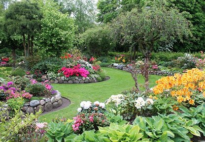 grote tuin met diverse border ideeën